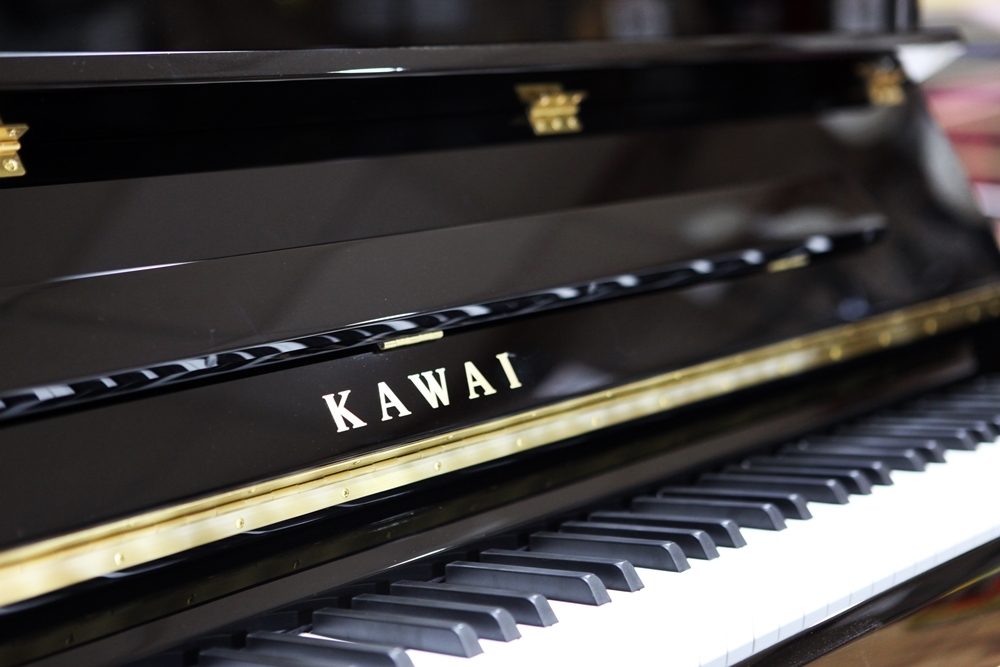Kawai K300 Piano Polished Ebony & Chrome Hardware